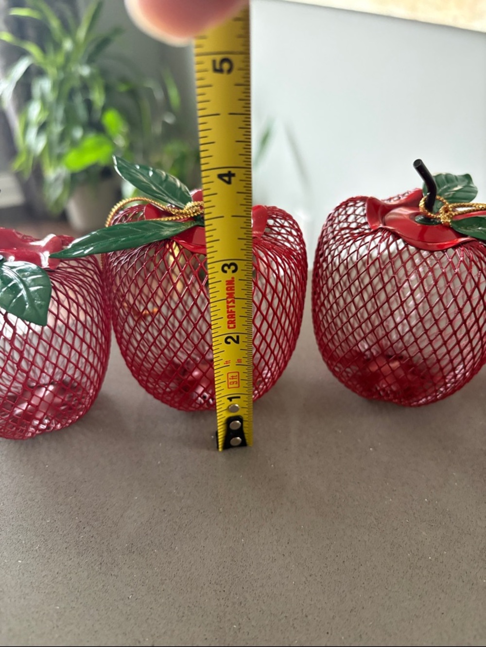 Vintage Set of 5 Decorative Red Apple Wire Mesh decor made in Taiwan - Picture 6 of 14